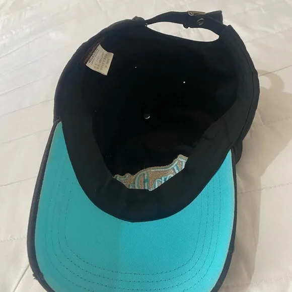 Von Dutch - Picture 4 of 6